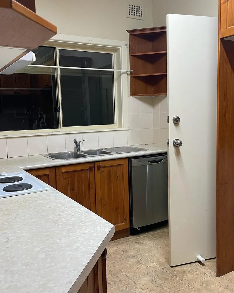 Kitchen benchtop cleaned in Seven Hills